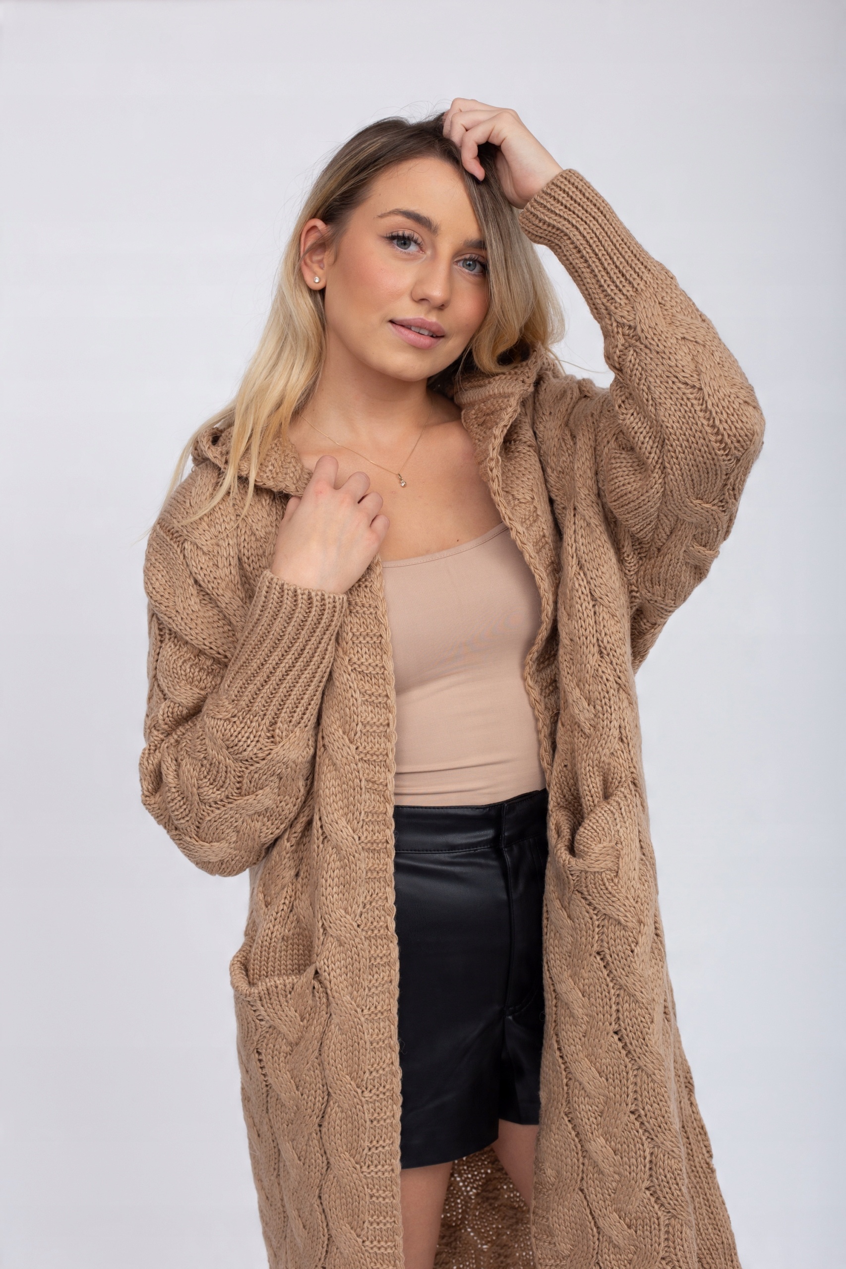 bezowy-kardigan-damski-822mvx.jpg